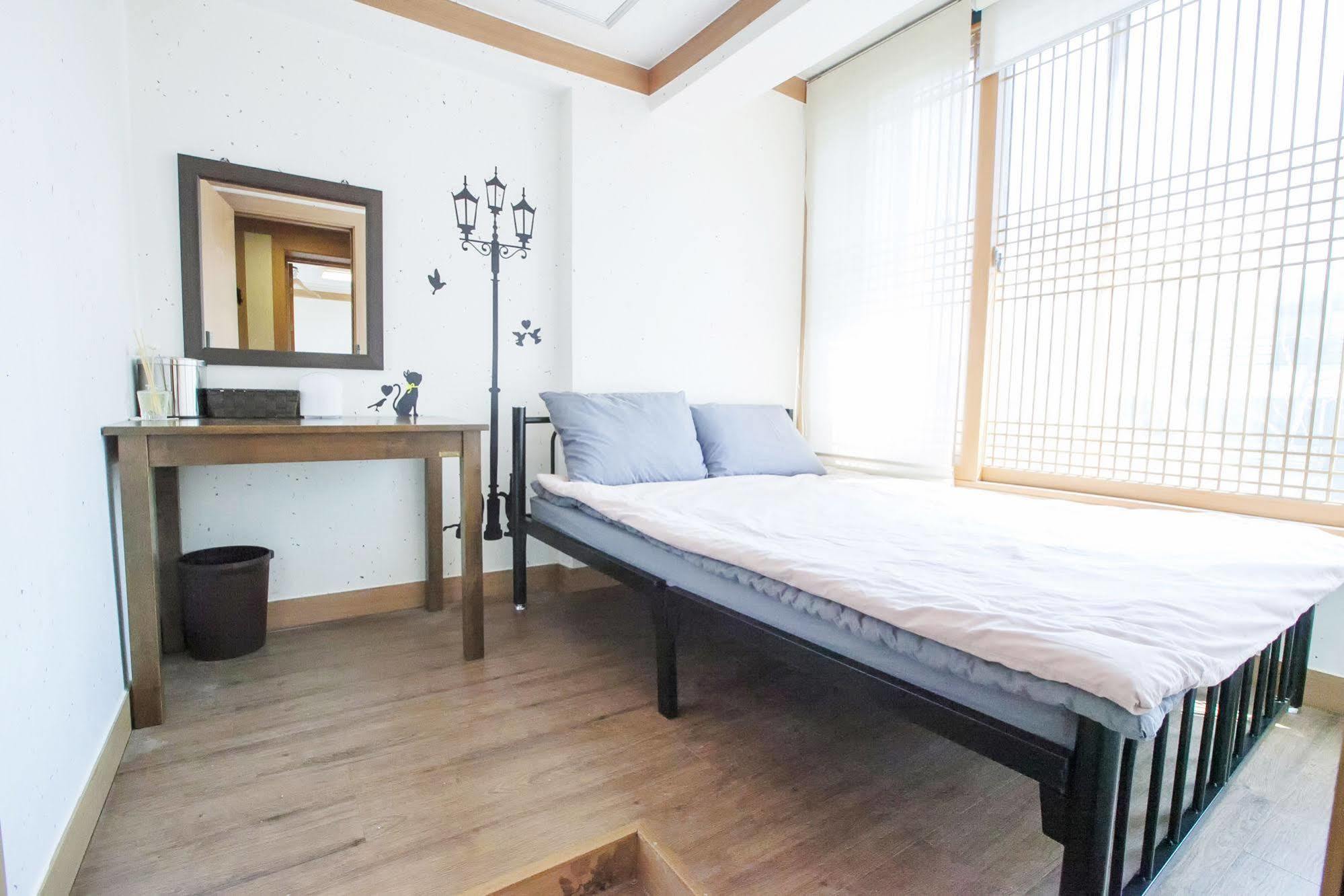 The Blossom Yeonnam Guesthouse Seoel Buitenkant foto